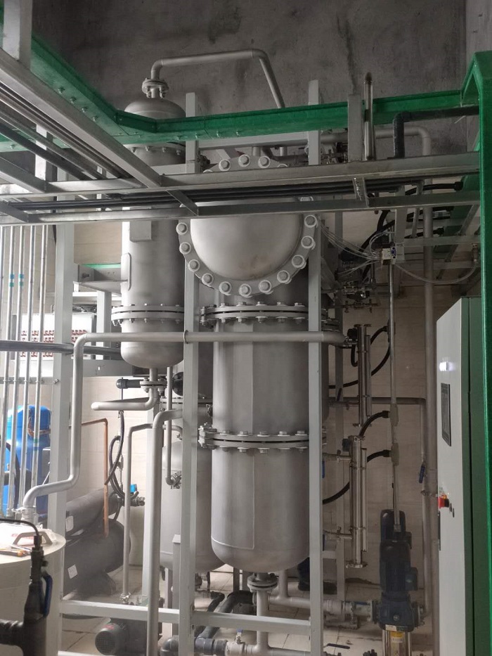 真空低溫熱泵蒸發器.jpg 真空低溫熱泵蒸發器.jpg